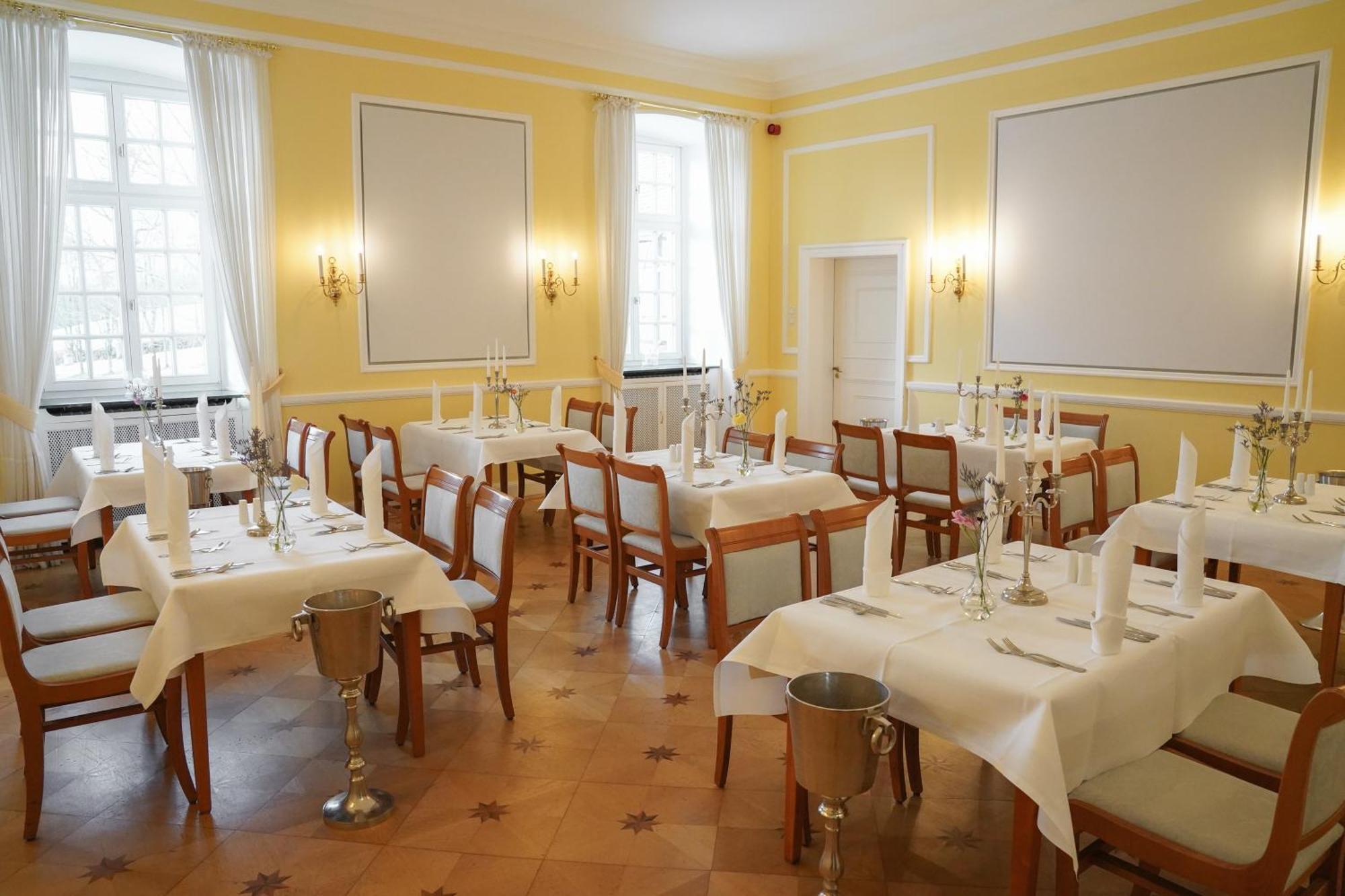 Hotel Schloss Hoehnscheid Bad Arolsen Extérieur photo