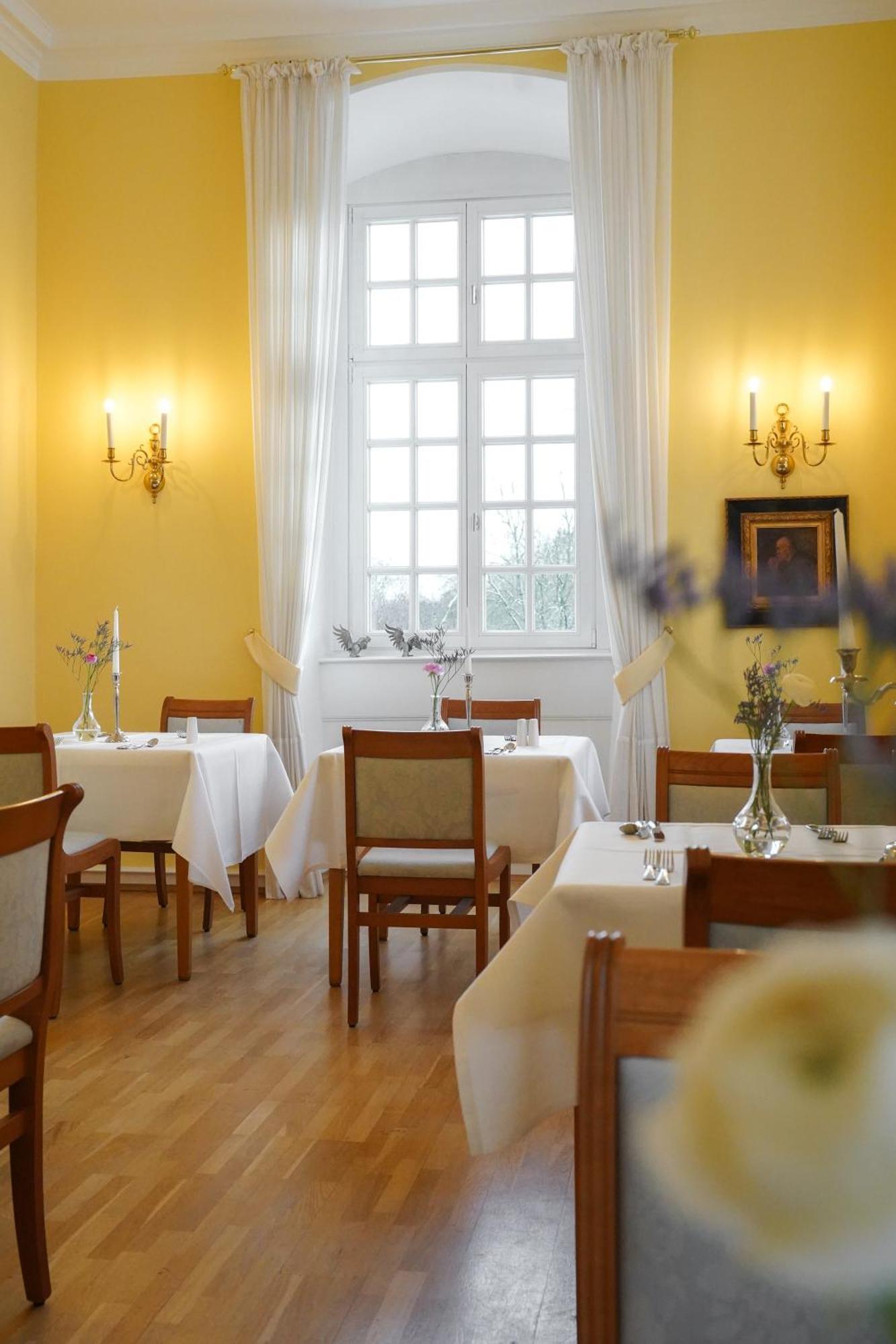Hotel Schloss Hoehnscheid Bad Arolsen Extérieur photo